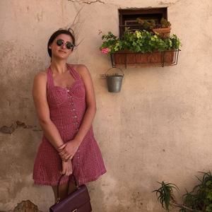 Meet your Posher, Nora